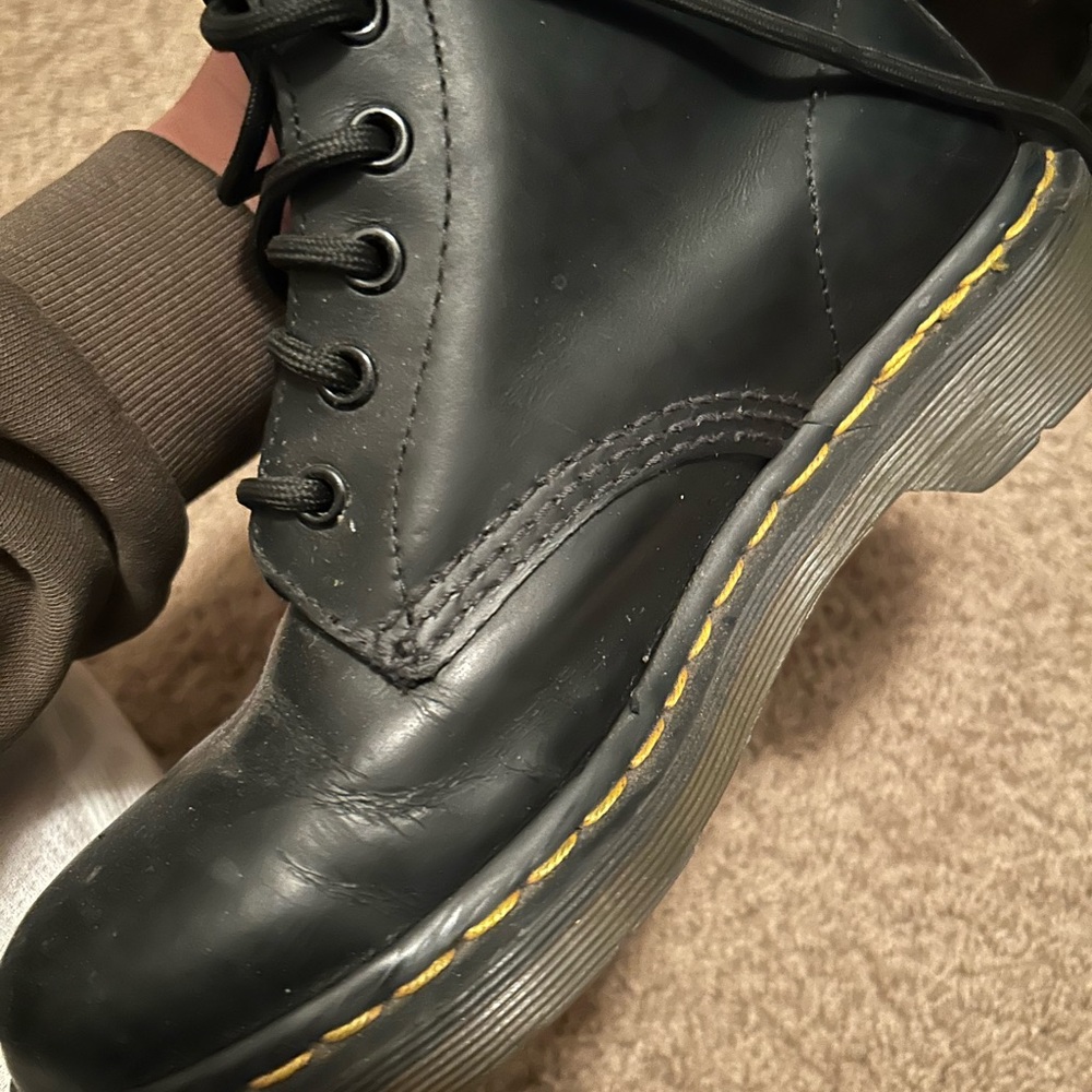 Doc Martens 1460- used but in great condition. Size 7 - Picture 5 of 6